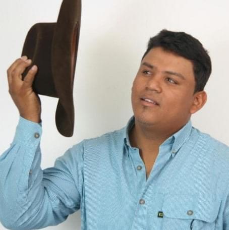 Leo Guillen cantante de musica llanera
